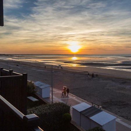 Charmant Appartement Face A La Mer Avec Balcon Houlgate Exterior foto